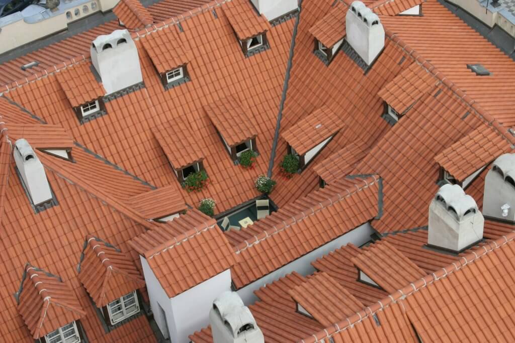 commercial roof replacement company